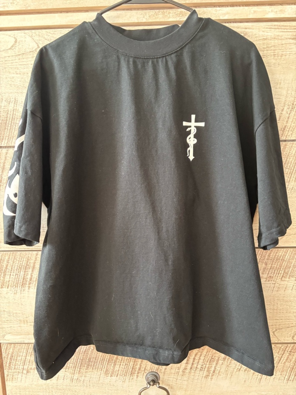 NWOT - snakes
Men’s Unstoppable tee